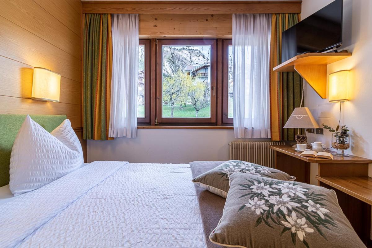 Hotel Arcobaleno Fai della Paganella Extérieur photo